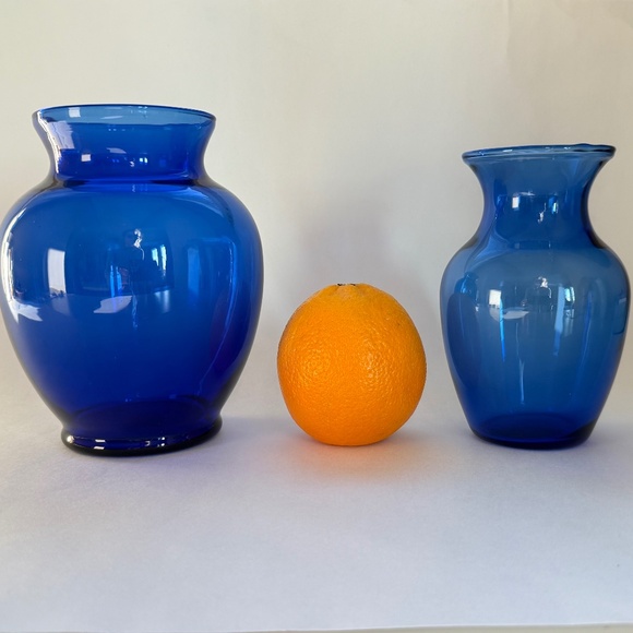VINTAGE Vases Cobalt Blue Glass Pair (2) - Picture 6 of 15